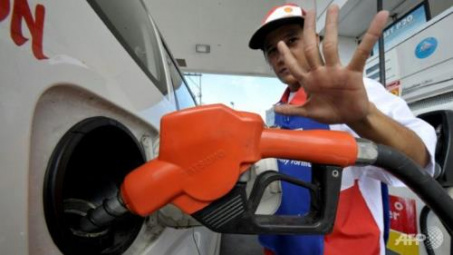 Giá dầu thế giới tiến đến gần mức cao nhất trong 4 tháng