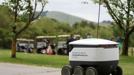 Robot giao hàng được ứng dụng cho sân golf tại Mỹ