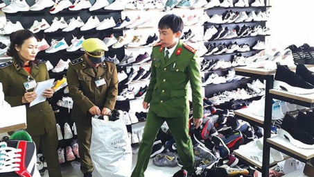 Siết chặt quản lý kinh doanh hàng giả nhãn mác trên mạng xã hội