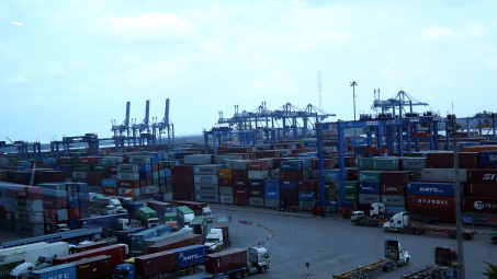 Kim ngạch thương mại 4 tháng: Nhập khẩu tăng mạnh