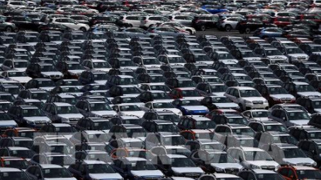 Tổng thống Mỹ tiếp tục cảnh báo áp thuế với ôtô nhập từ EU