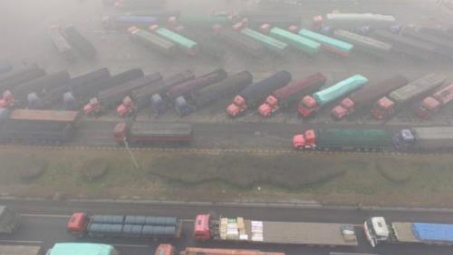 Trung Quốc kiểm soát chặt xe tải động cơ diesel gây ô nhiễm