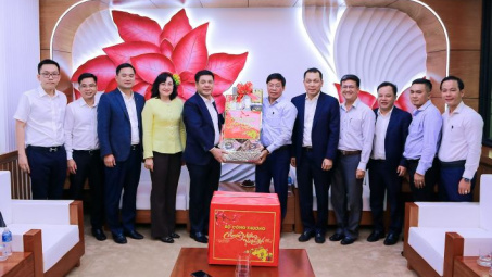 Bộ trưởng Bộ Công Thương Nguyễn Hồng Diên thăm, chúc Tết HUFI