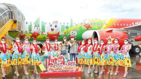 Đoàn du khách quốc tế hộ chiếu vaccine đầu tiên đến Phú Quốc