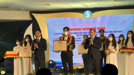 Sinh viên Trường Đại học Sao Đỏ vinh dự nhận Giải thưởng “Sao Tháng Giêng” năm 2021