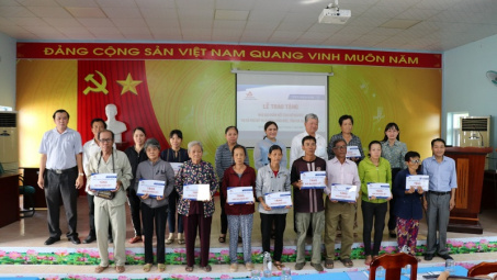Thép Miền Nam - VNSTEEL trao tiếp những ngôi nhà đại đoàn kết