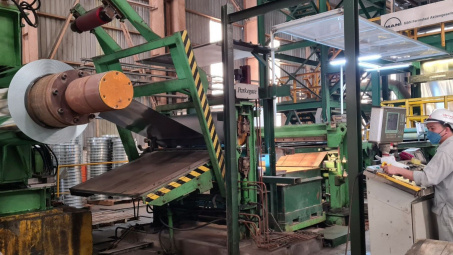 Tôn mạ VNSTEEL Thăng Long: Nâng công suất thiết bị cuốn, tở cuộn dây chuyền mạ để đón đầu thị trường