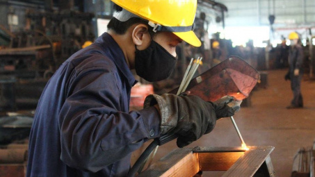 Công đoàn VNSTEEL hỗ trợ người lao động bị ảnh hưởng trực tiếp từ Covid-19