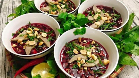 Lạ kỳ tiết canh củ dền