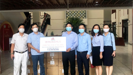 Công ty cổ phần Tôn mạ Vnsteel Thăng Long ủng hộ Bệnh viện Bạch Mai trong công tác phòng chống dịch Covid-19