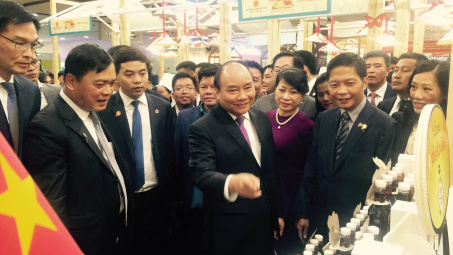 Thủ tướng gửi thư yêu cầu "Phát triển mạnh hệ thống bán lẻ, thị trường trong nước gắn với cuộc vận động “Người Việt Nam ưu tiên dùng hàng Việt Nam”