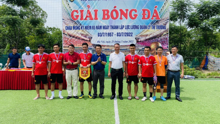 QLTT Hà Nội: Bế mạc Giải bóng đá chào mừng 65 năm ngày truyền thống lực lượng
