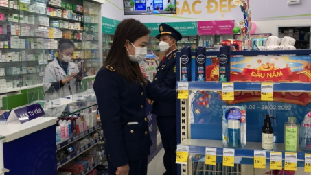 Hà Nội: Tăng cường kiểm soát, xử lý nghiêm các vi phạm bán thuốc điều trị Covid-19, kit test nhanh không rõ nguồn gốc