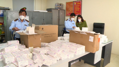 Hà Nội: Liên tiếp phát hiện hàng nghìn kit xét nghiệm Covid-19 nhập lậu