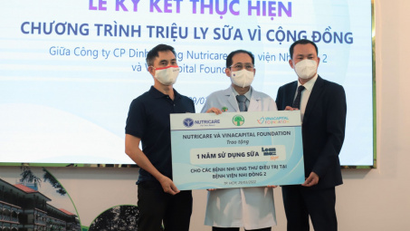 Nutricare mang "Triệu ly sữa vì cộng đồng" đến với Bệnh viện Nhi đồng 2