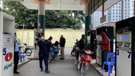 Cục QLTT Hà Nội: Tăng cường công tác kiểm tra, xử lý vi phạm trong kinh doanh hoá chất, xăng dầu