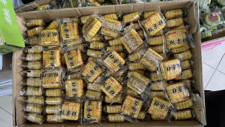 Hơn 5.000 chiếc bánh trung thu không rõ nguồn gốc vừa bị Quản lý thị trường Hà Nội thu giữ