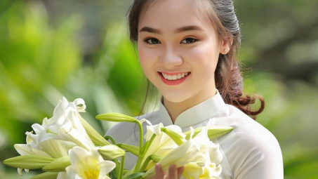 Tháng tư -dịu mát hoa loa kèn