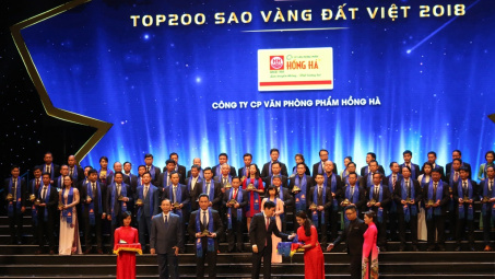Văn phòng phẩm Hồng Hà “nối dài” thành tích với Top 200 Sao Vàng đất Việt 2018
