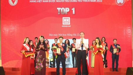 Bút máy Nét hoa Hồng Hà vinh dự trong Top 1 hàng Việt Nam được người tiêu dùng yêu thích năm 2022