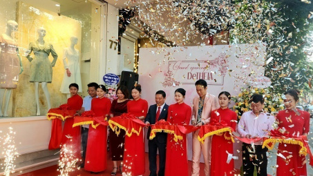 May 10 ra mắt Thương hiệu thời trang thiết kế cao cấp DeTheia cho phái đẹp