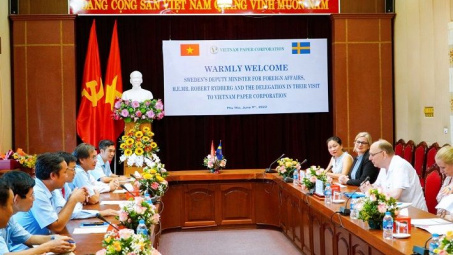 Thứ trưởng Bộ Ngoại giao Thụy Điển thăm và làm việc tại Tổng Công ty Giấy Việt Nam