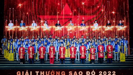 Tổng giám đốc Văn phòng phẩm Hồng Hà vinh dự là Doanh nhân trẻ tiêu biểu tại Giải thưởng Sao Đỏ