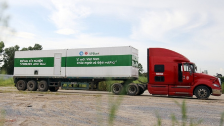 Chung tay chống dịch, VPBank đưa 4 container xét nghiệm Covid-19 vào "tâm dịch" phía Nam