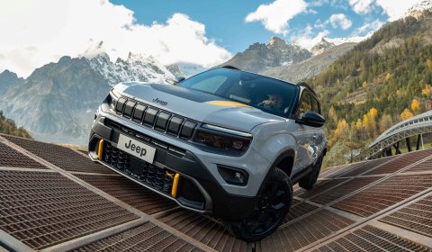 Jeep ra mắt Avenger 4xe phiên bản giới hạn The North Face