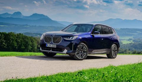 Khám phá BMW X3 20 xDrive 2025 phiên bản màu xanh Tanzanite