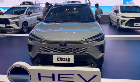 Toyota Corolla Cross 2026 facelift ra mắt: Nâng cấp mạnh về công nghệ