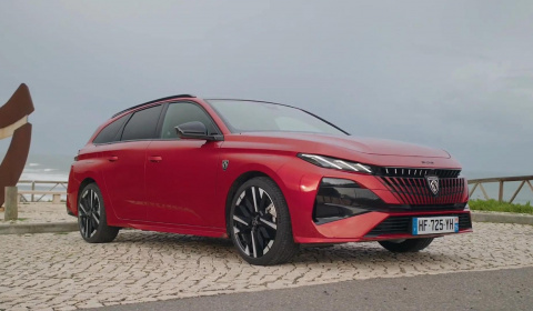 Peugeot 308 SW GT 2026 gây chú ý với màu Đỏ Elixir