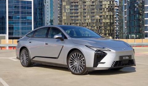 Khám phá Lexus ES 350e 2026: Sedan điện hạng sang nổi bật từ trong ra ngoài