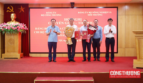 Đảng ủy Bộ Công Thương tiếp nhận Đảng bộ Cục Địa chất và Khoáng sản Việt Nam và Chi bộ Văn phòng Hội đồng đánh giá trữ lượng khoáng sản quốc gia