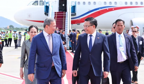 Thủ tướng Campuchia đến Hà Nội, bắt đầu thăm chính thức Việt Nam và dự AFF 2026