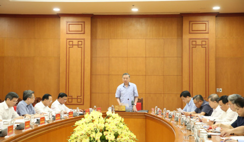 Nghị quyết của Bộ Chính trị về Chiến lược công tác tư tưởng trong bối cảnh mới