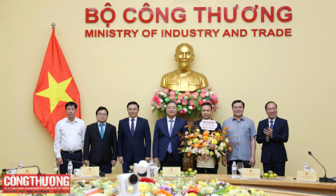 Trao Quyết định bổ nhiệm Thứ trưởng Bộ Công Thương Nguyễn Việt Sơn