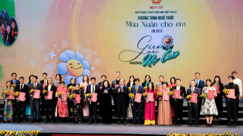 Petrolimex trao 2 tỷ đồng ủng hộ tại chương trình “Mùa xuân cho em” lần thứ 19