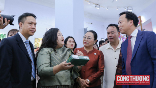 Tuần lễ sản phẩm Việt - Lào tại Hà Nội: Mở ra không gian kết nối giao thương, thúc đẩy thương mại Việt - Lào ngày càng đi vào chiều sâu và hiệu quả