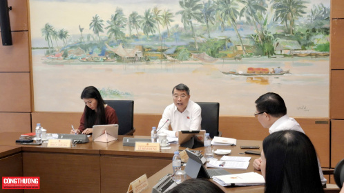 Thủ tướng Lê Minh Hưng: Phải tạo được sự cân bằng giữa lợi ích quốc gia, quyền lợi của người dân và thu hút đầu tư phát triển điện lực