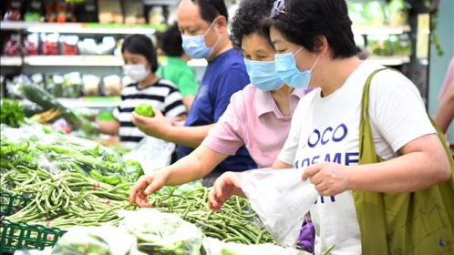 Thị trường Mùng 6 Tết Bính Ngọ: Hàng hóa dồi dào, giá cả ổn định