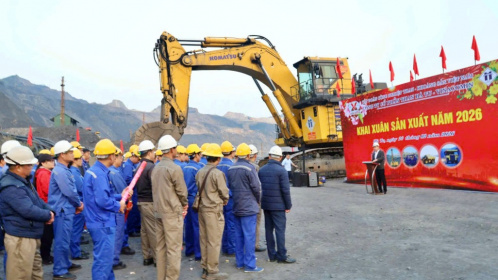 Than Hà Tu: Sôi nổi phát động lễ ra quân sản xuất đầu Xuân Bính Ngọ