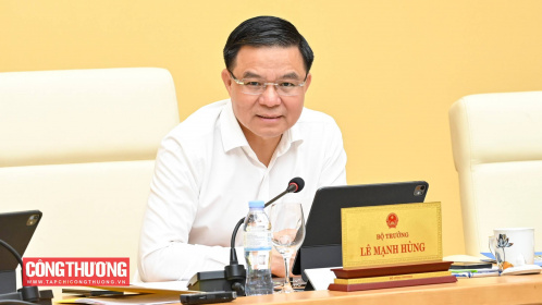 Bộ trưởng Lê Mạnh Hùng yêu cầu đẩy mạnh chuyển đổi số trong quản lý an toàn và môi trường công nghiệp