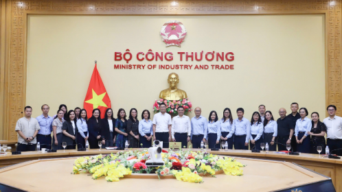 Bộ trưởng Lê Mạnh Hùng làm việc với Ủy ban Cạnh tranh Quốc gia và Cục Phòng vệ thương mại