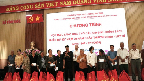 Công ty Nhiệt điện Vĩnh Tân đồng hành cùng địa phương tri ân gia đình chính sách