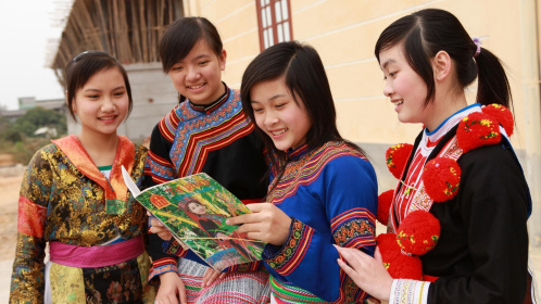 Tạo điều kiện để người khuyết tật, người dân tộc thiểu số thực hiện quyền tiếp cận thông tin