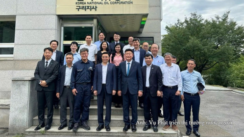 Bộ trưởng Lê Mạnh Hùng thăm và làm việc tại Kho dự trữ dầu cơ sở Guri của Tập đoàn Dầu khí Quốc gia Hàn Quốc