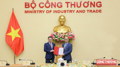Trao Quyết định bổ nhiệm Thứ trưởng Bộ Công Thương Lương Hoàng Thái