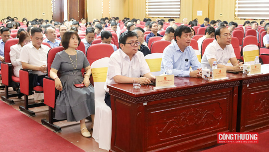 [CHÙM ẢNH] Đảng ủy Bộ Công Thương tham dự Hội nghị toàn quốc nghiên cứu, học tập, quán triệt và triển khai thực hiện một số Nghị quyết, Chỉ thị của Bộ Chính trị
