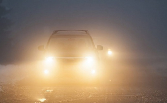 Lái xe gặp phải sương mù cần chú ý điều gì?